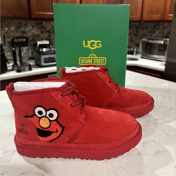 UGG X SESAME STREET Elmo Neumel RedLittle Kids Boots Preschool Size 3Y - Picture 1 of 8